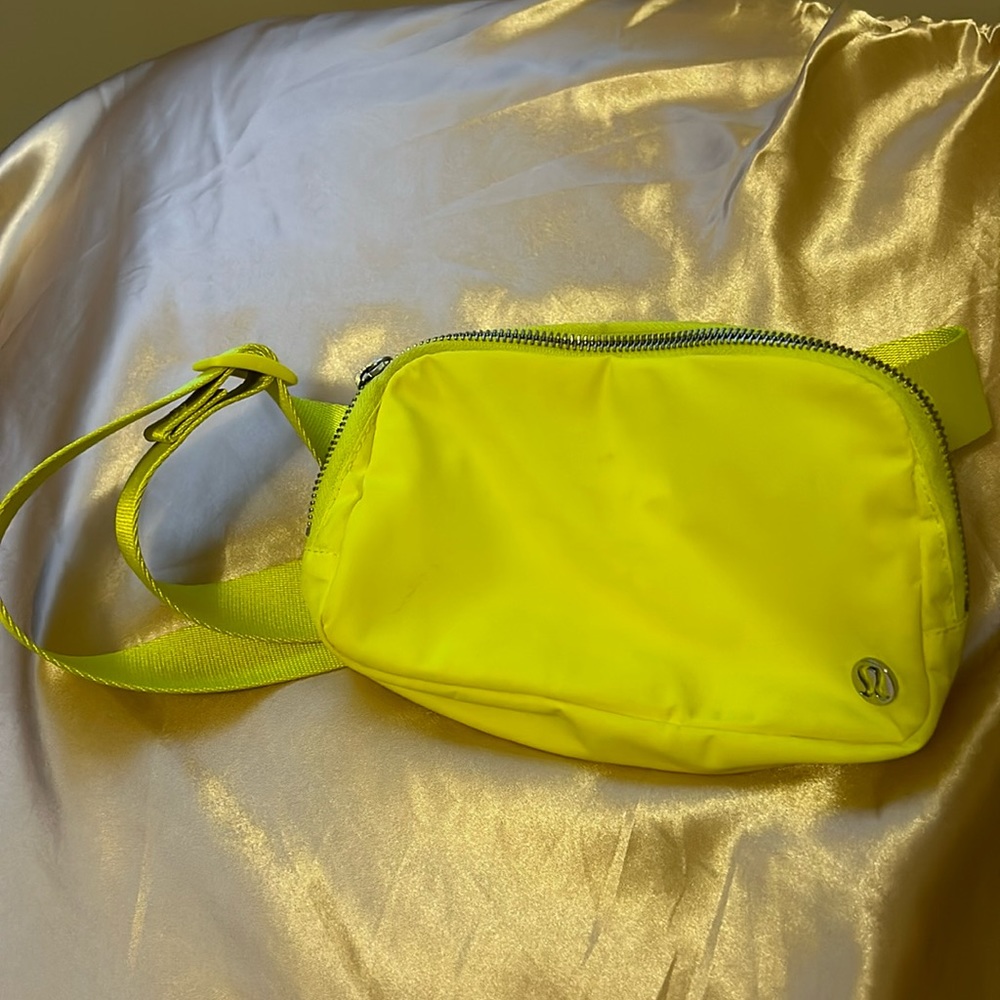 Lululemon belt bag